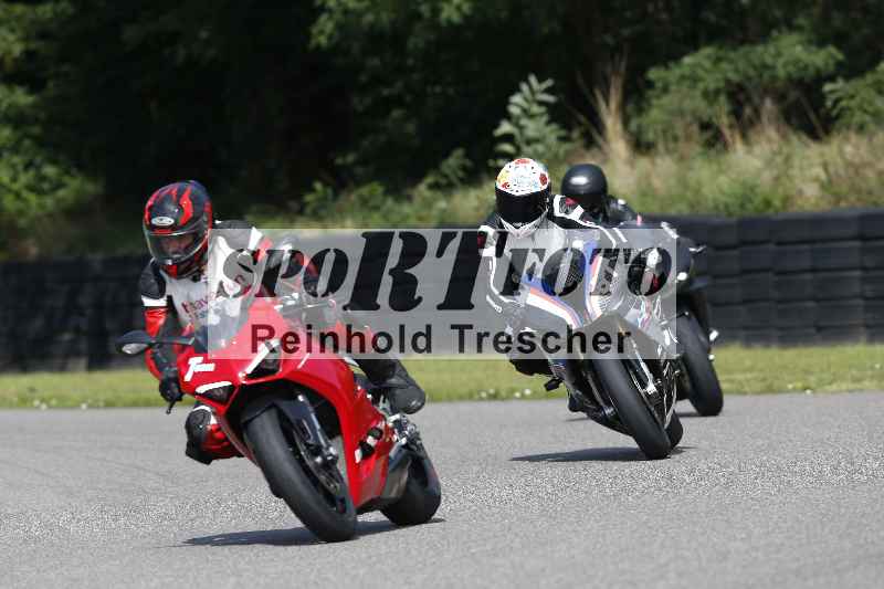 Archiv-2025/42 07.08.2025 Peter Studer Girls Day ADR/Gruppe pink/team